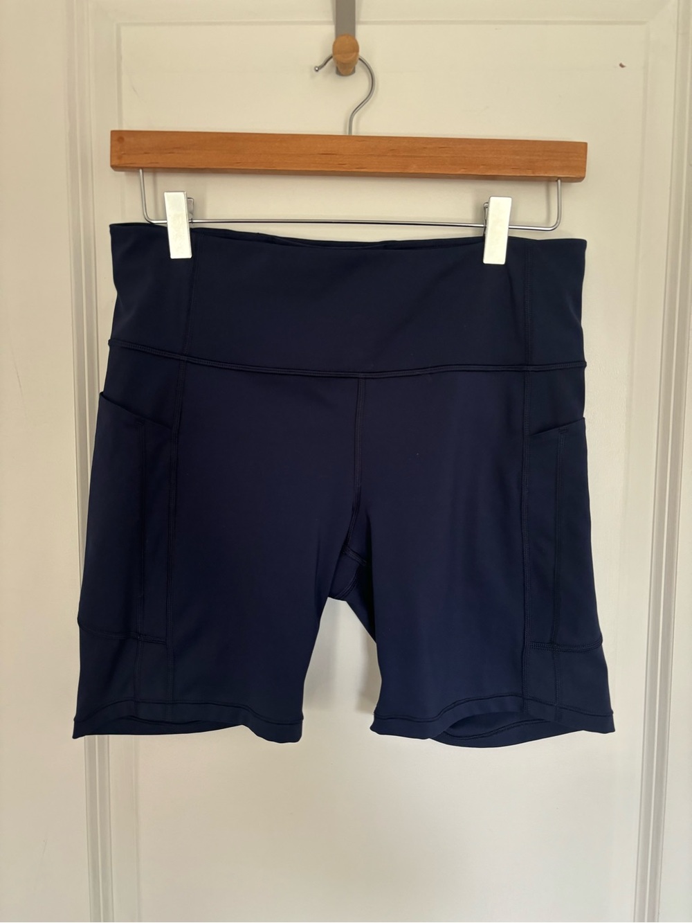 Athleta Navy Ultimate Stash II 7” Short L - Picture 3 of 11
